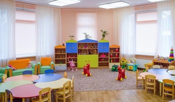 Үйдің мекен жайы мен ата-аналардың телефон нөмірін үйрету